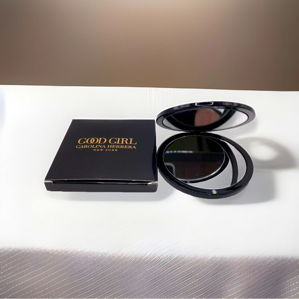 CAROLINA HERRERA Good Girl NY mirror